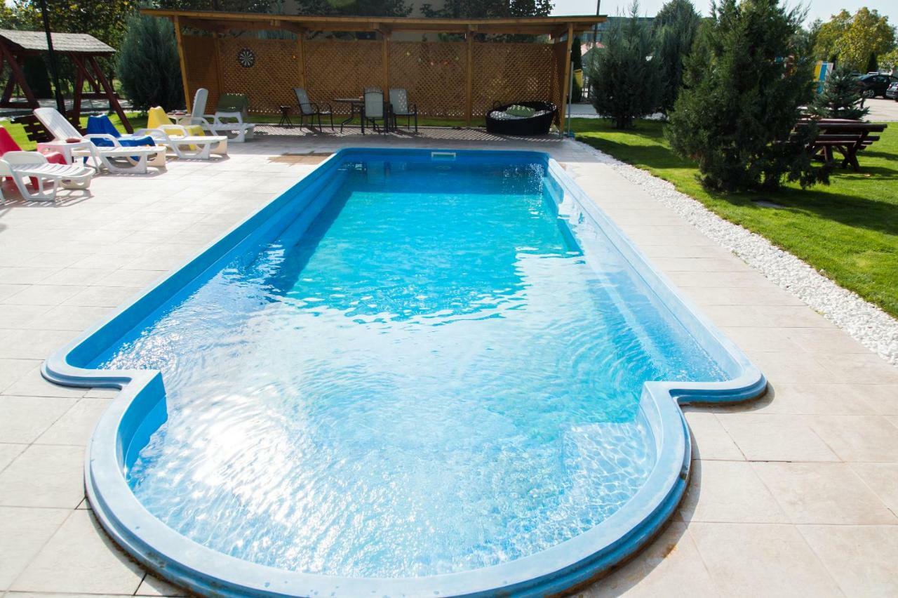 Airport Residence - Across From Otopeni Airport Экстерьер фото